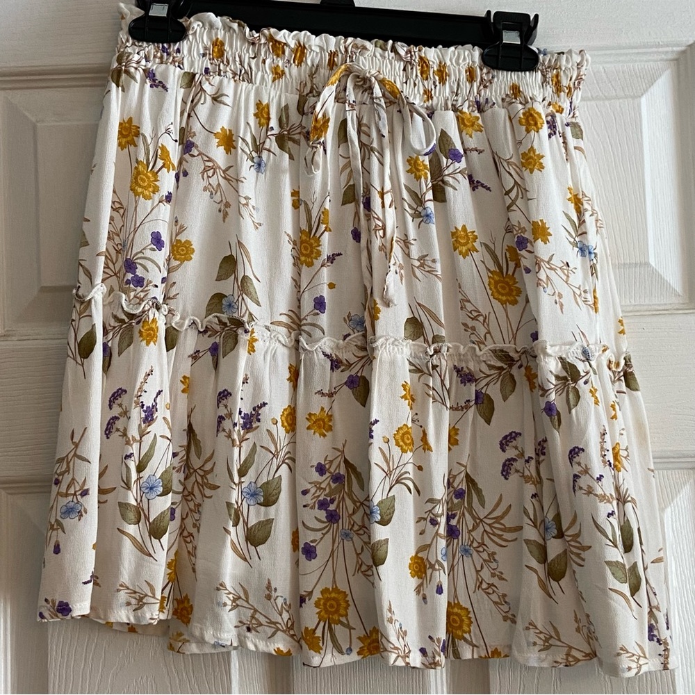 Francesca's Blue Rain Cream Floral Skirt with Ruffle Size - Large
